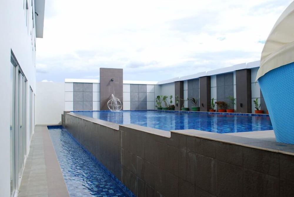 ROYAL JELITA HOTEL 42/45