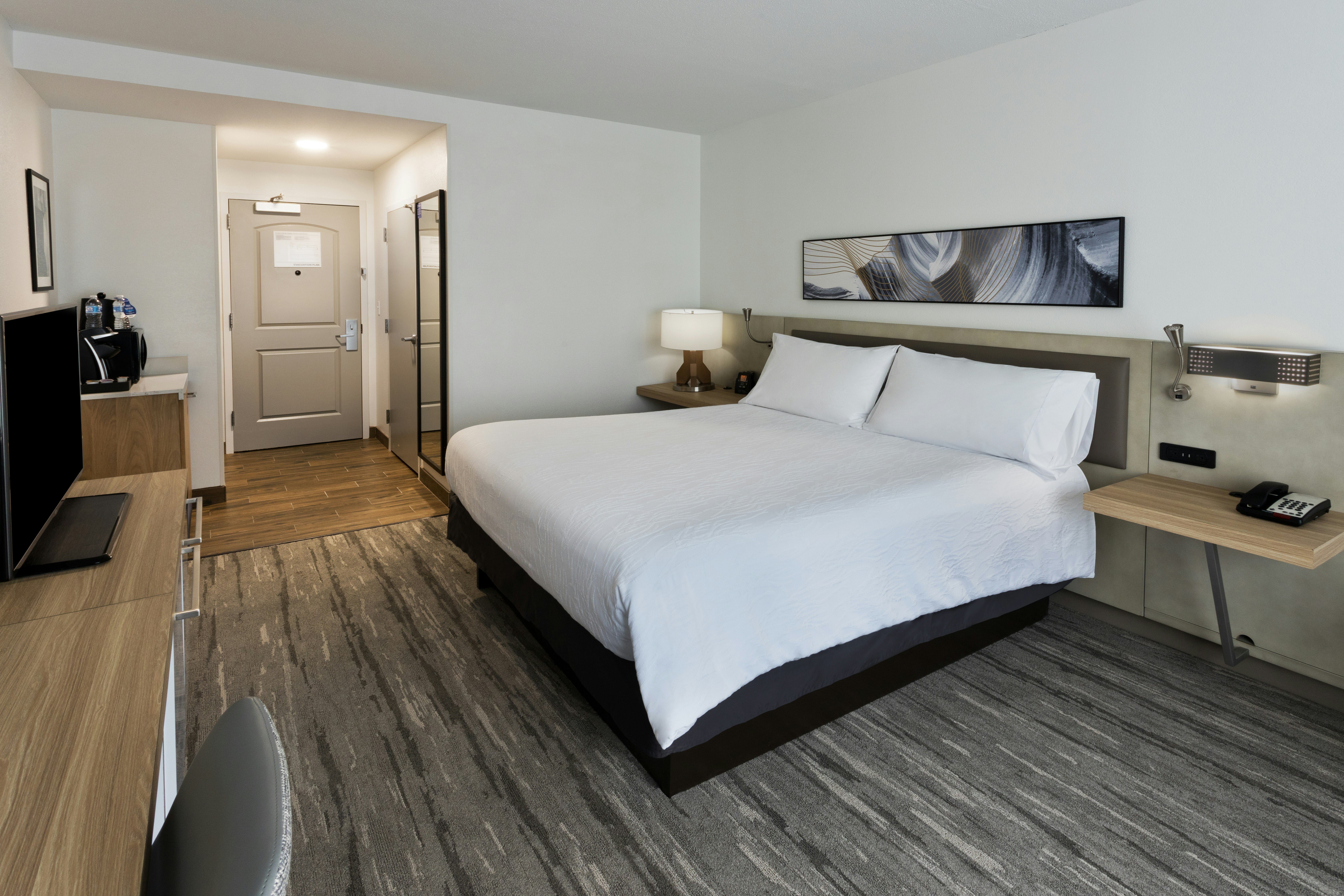 ROOM, KING BED, ACCESSIBLE