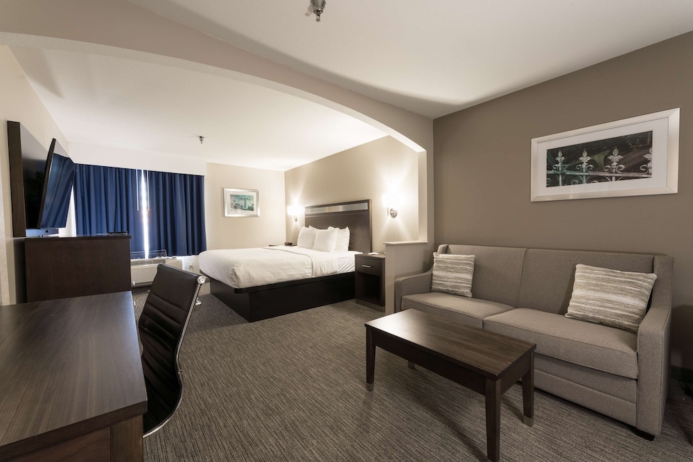 Best Western Abilene Inn Suites 20/34