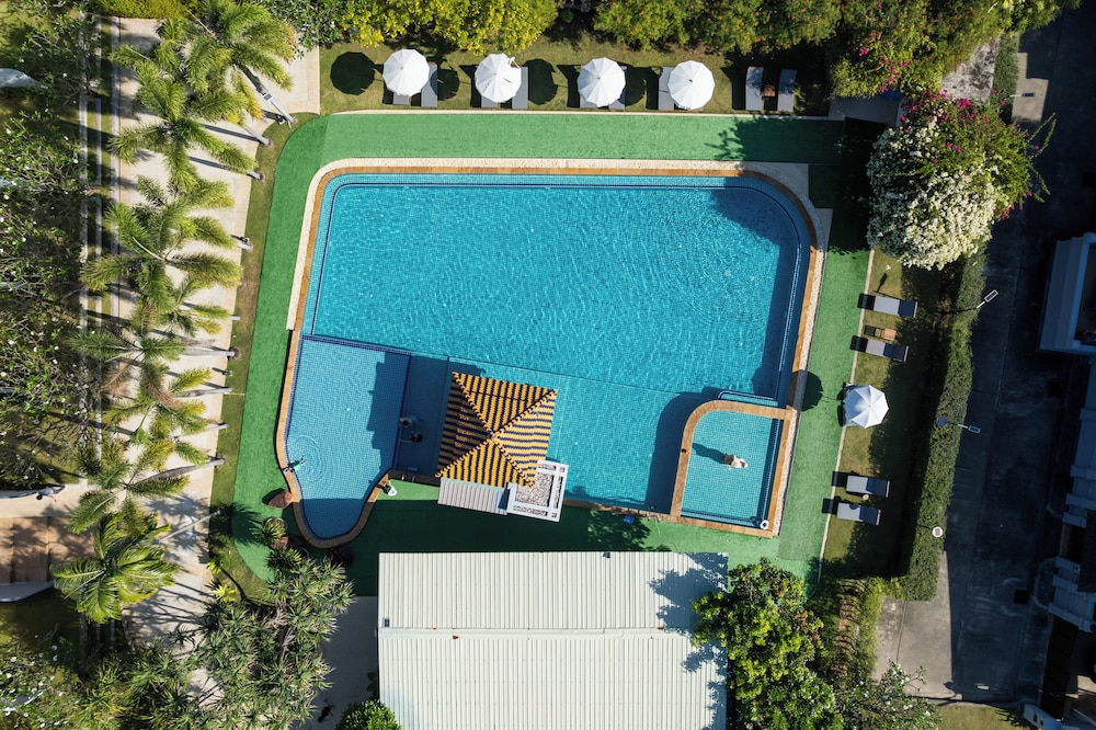 Blue Beach Grand Resort and Spa 22/48