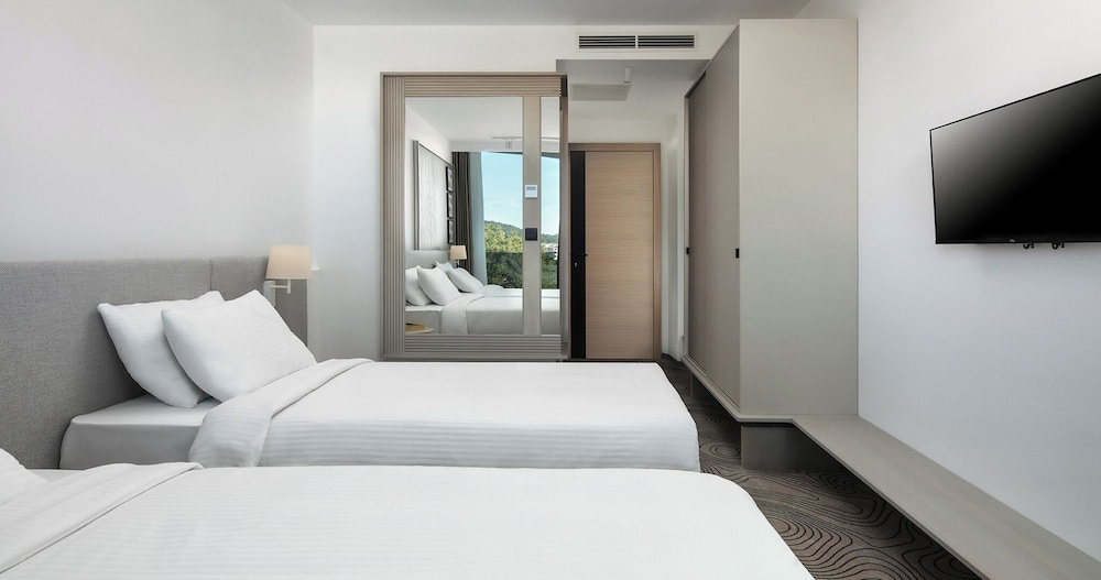 SeeSea Hotel 26/65