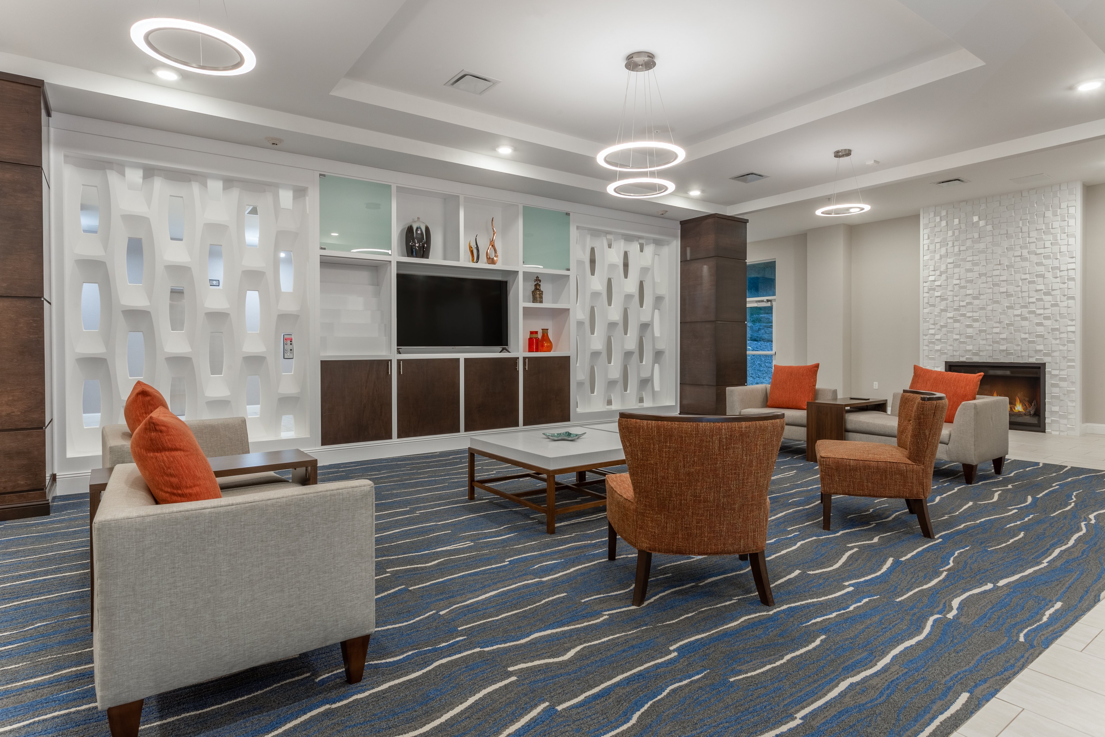 Holiday Inn & Suites Jefferson City 36/42