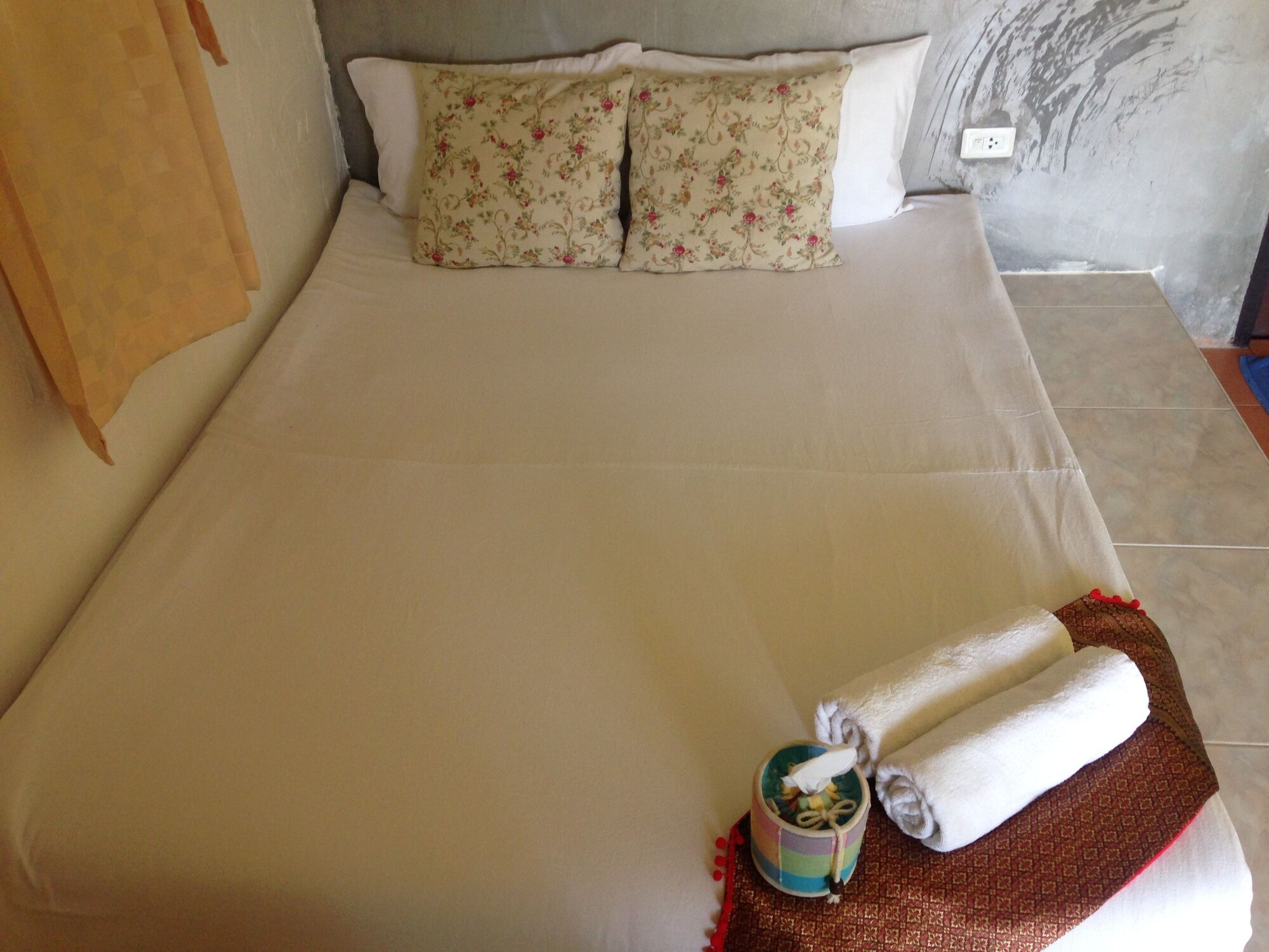 STANDARD, DOUBLE BED, WITH FAN