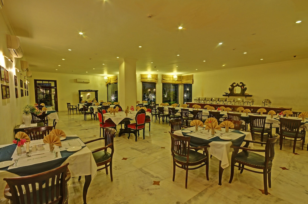 THE HADOTI PALACE BUNDI 24/39