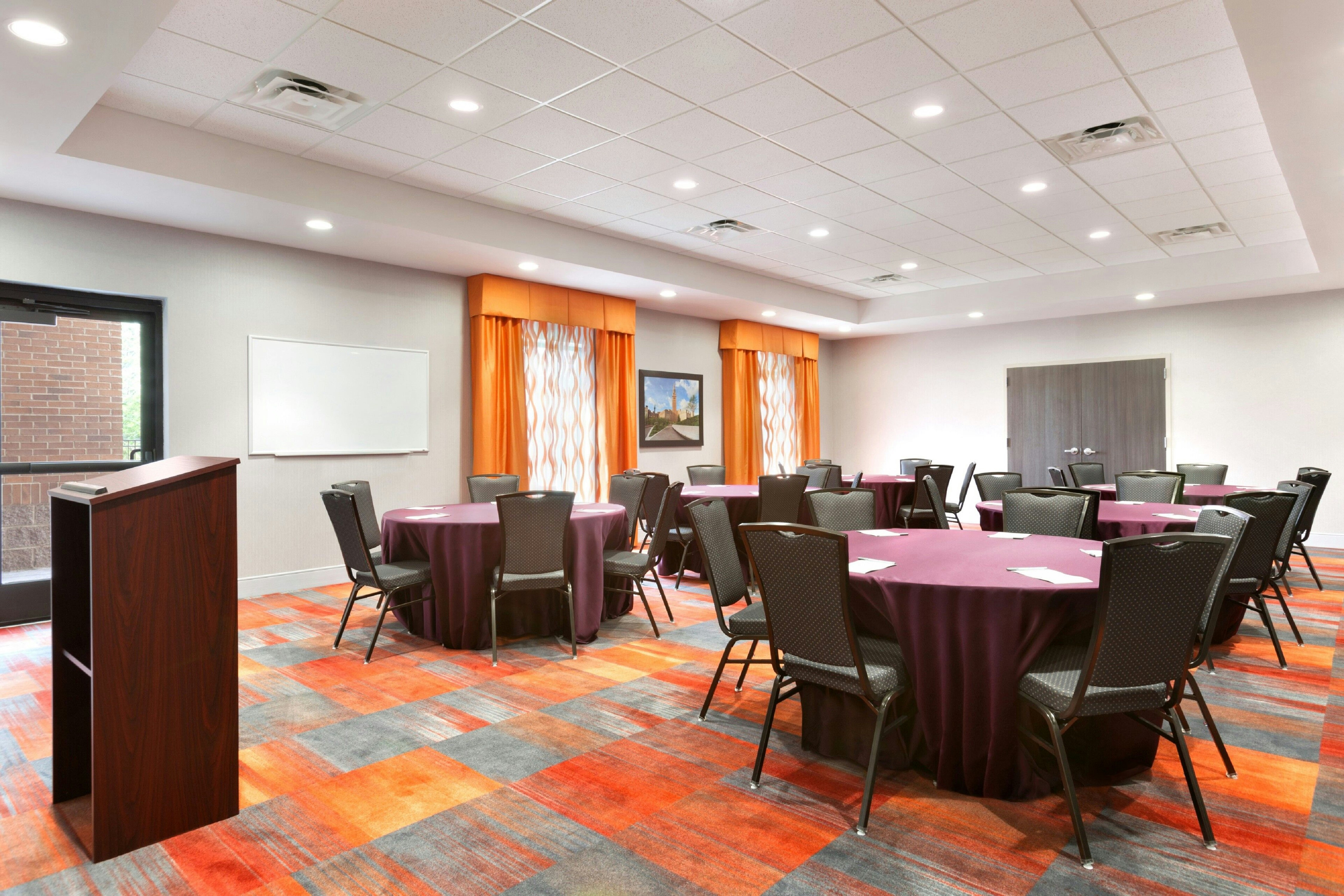 Hampton Inn Cleveland North Olmsted Oh 24/30