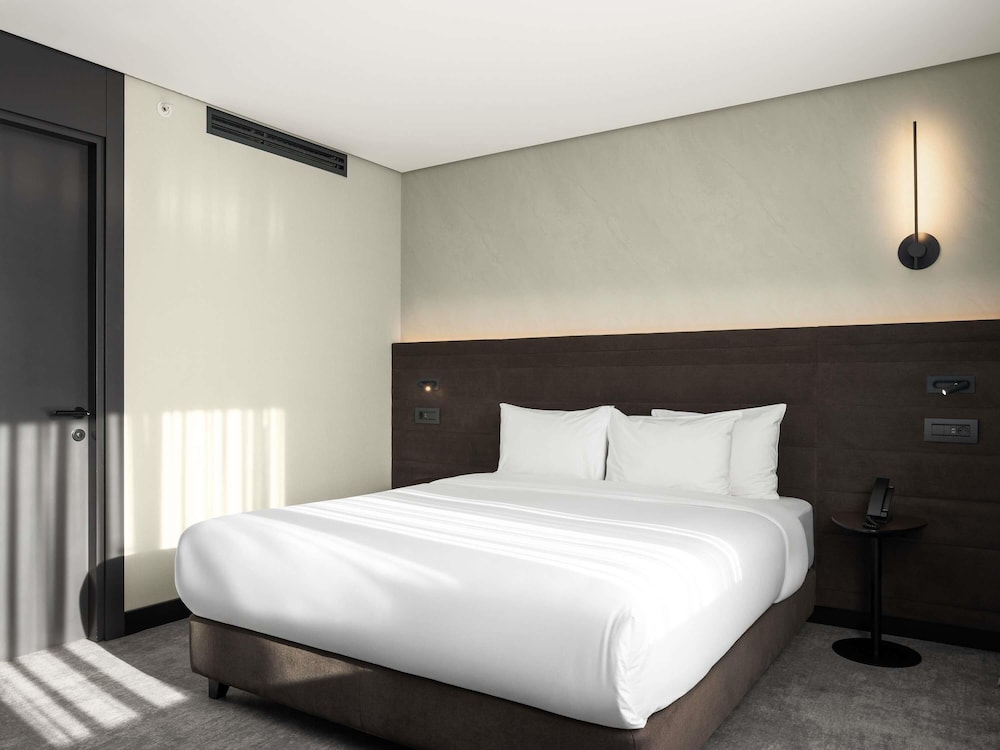 Suite, King Bed, Sofa, Terrace
