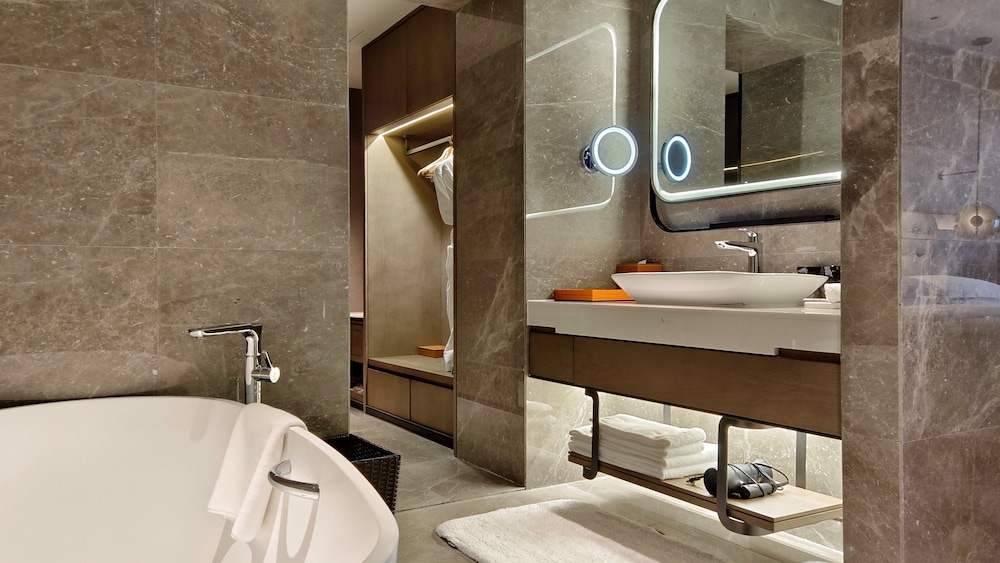Crowne Plaza Hohhot City Center 17/76