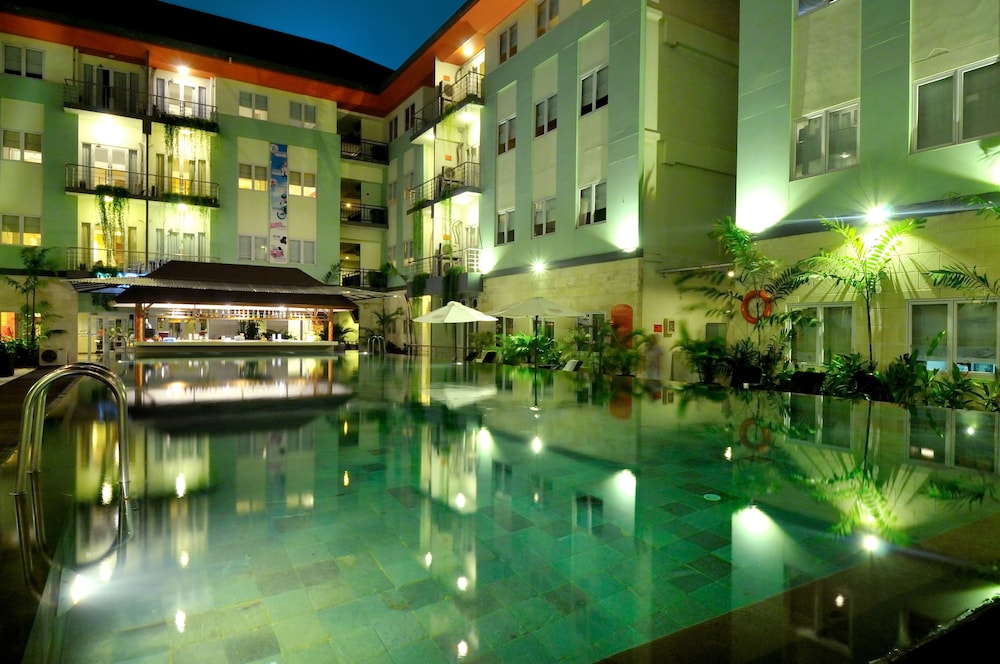 HARRIS Hotel & Residence Riverview Kuta - Bali 41/49