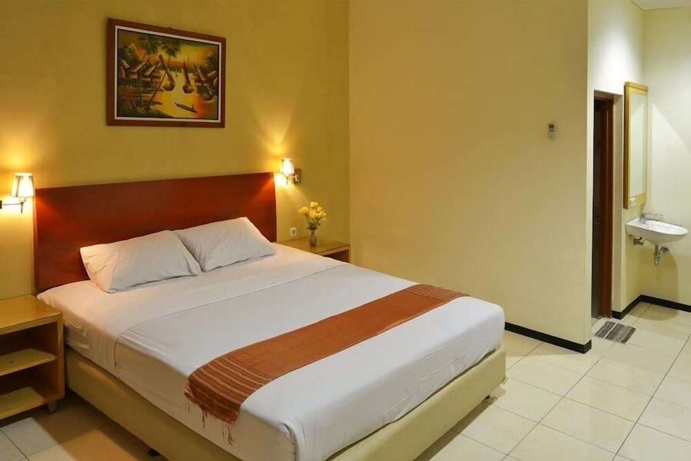 HOTEL KINGS KUDUS 7/28