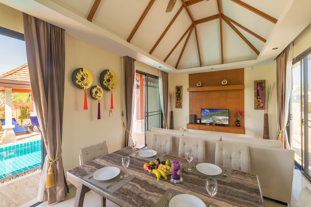 Rawai Vip Villas Kids Park And Spa 67/87