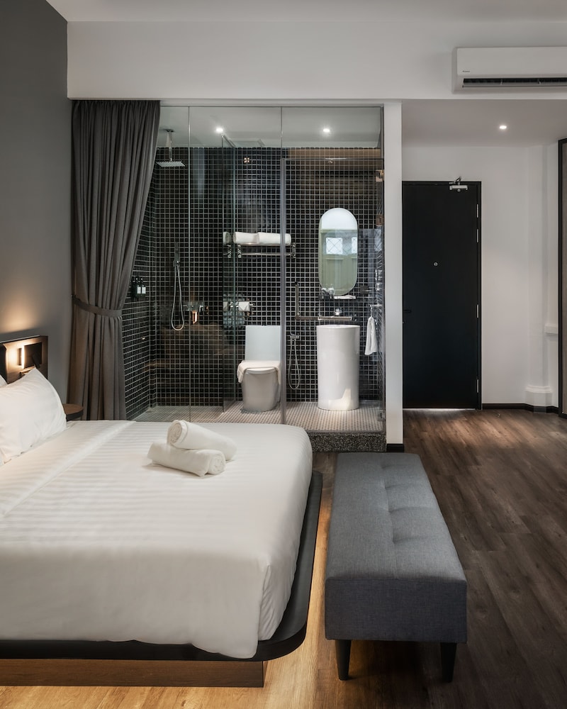 Modern Hotel Georgetown 30/45