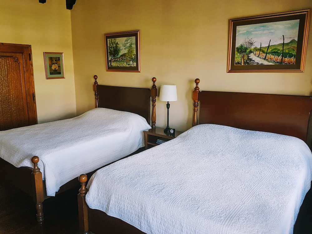 Casa Carmel Bed and Breakfast 4/31