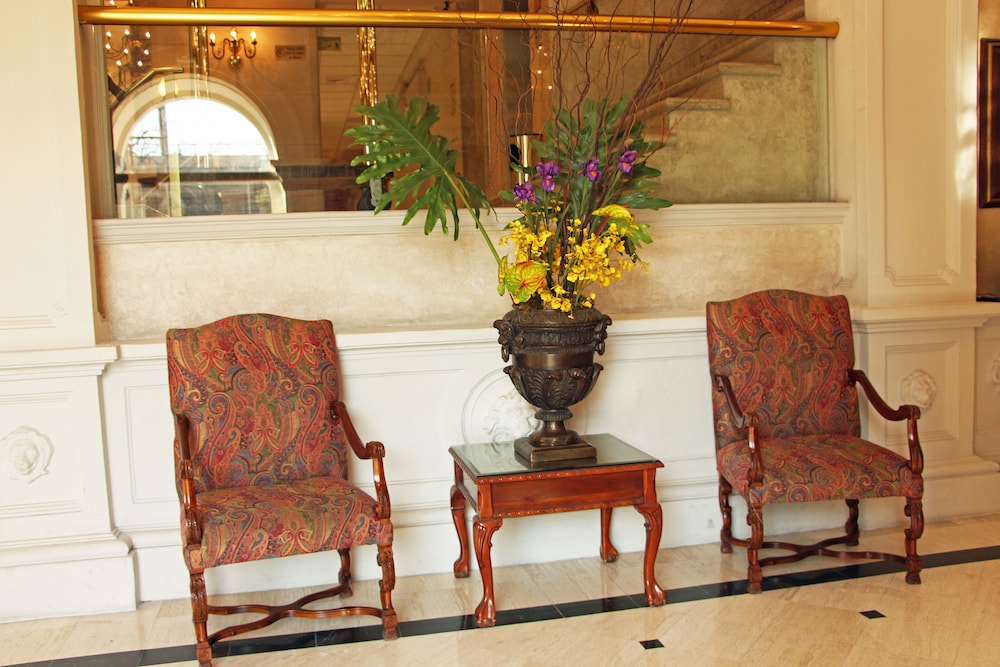 Hotel Plaza de Oro 7/43