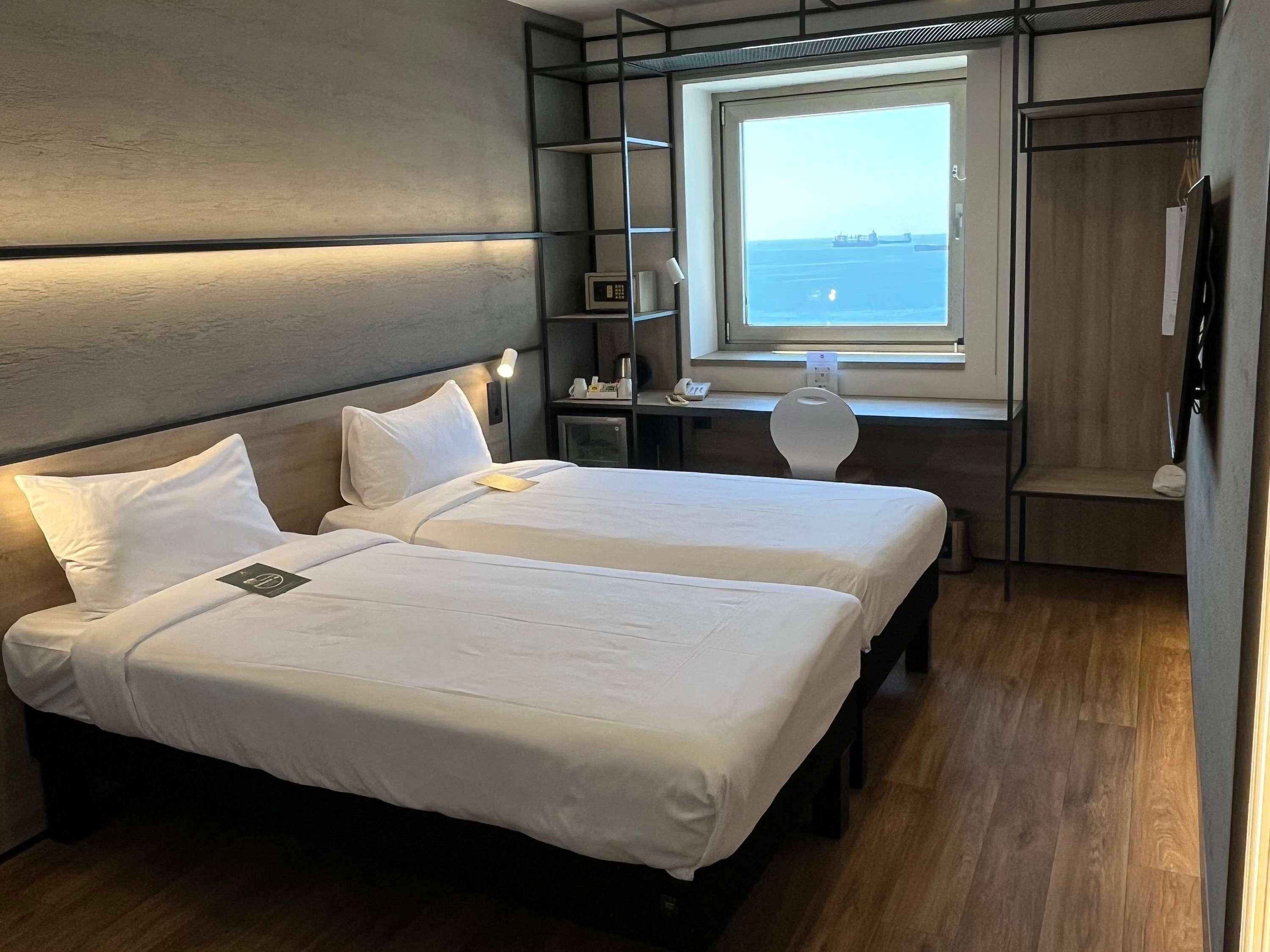 SUPERIOR, 2 BEDS, SEA VIEW