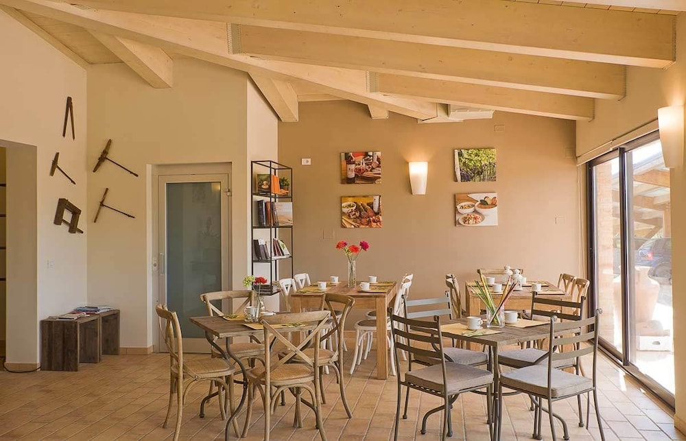 Villa Gens Camuria 34/48