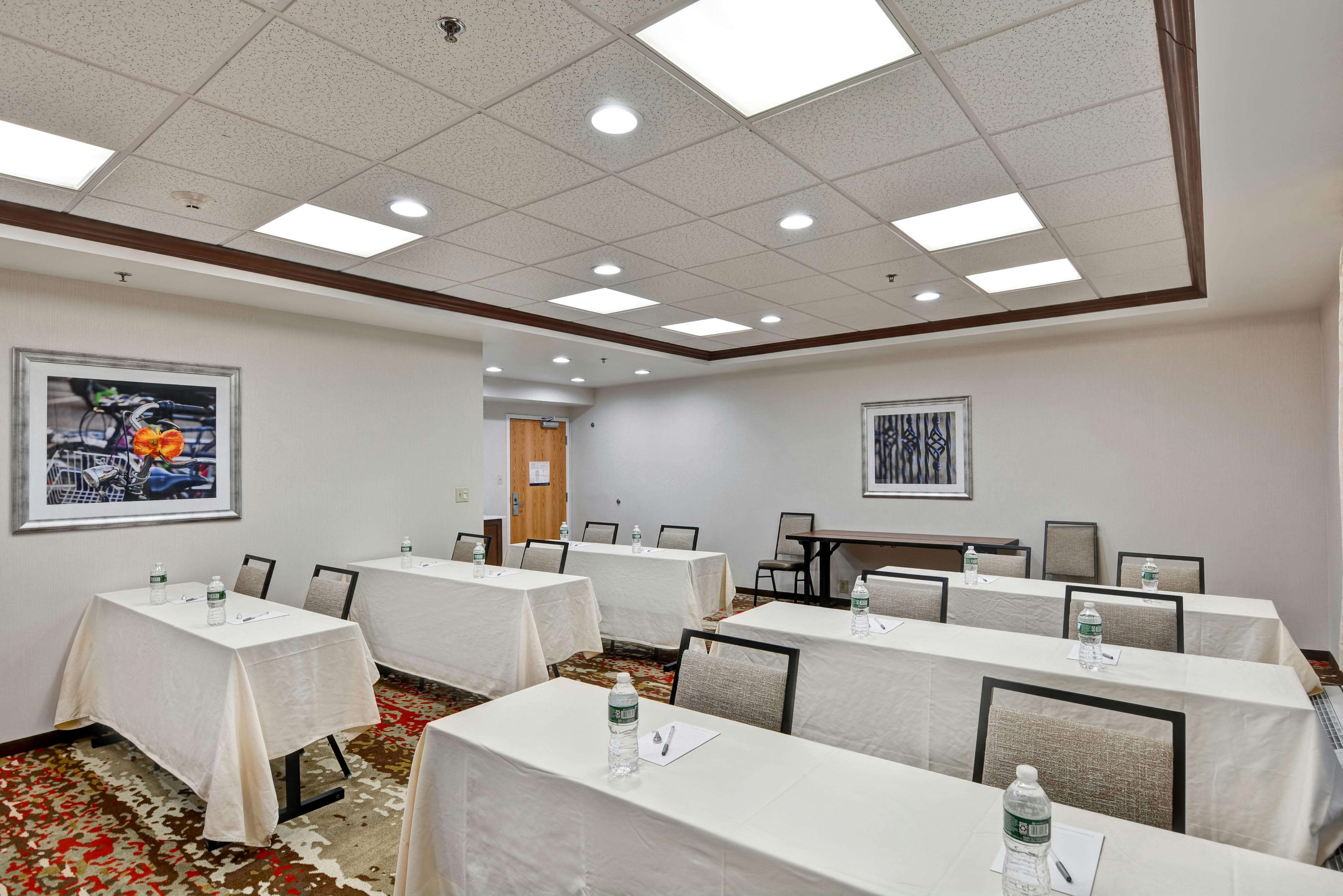 Hampton Inn Albany Wolf Road 54/65