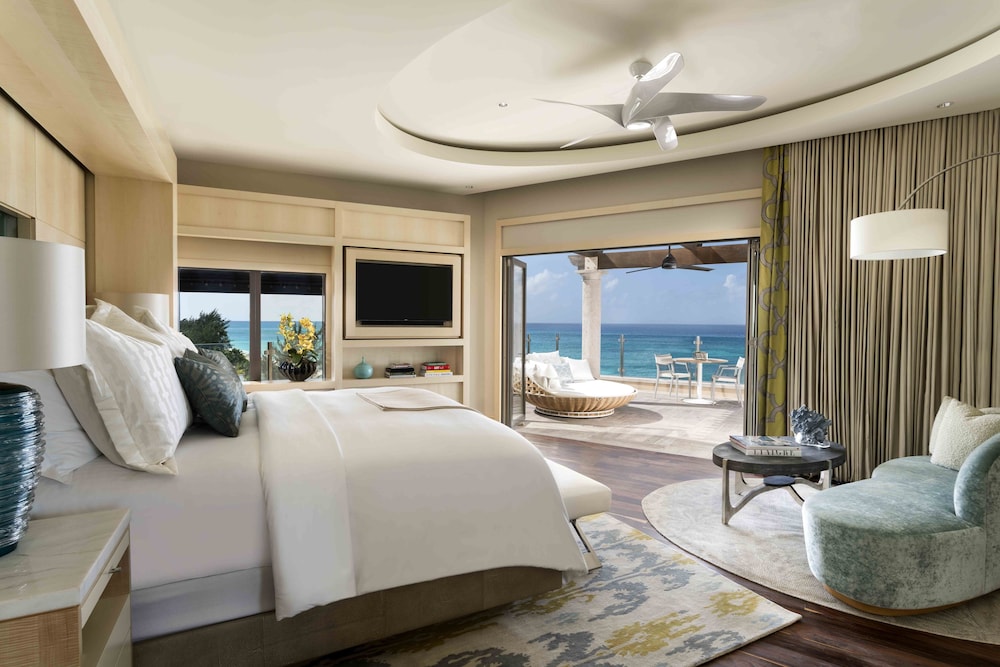 جناح غراند بسريرين مزدوجين بـ3 غرف نوم، The Ritz Carlton Grand Cayman 4/6
