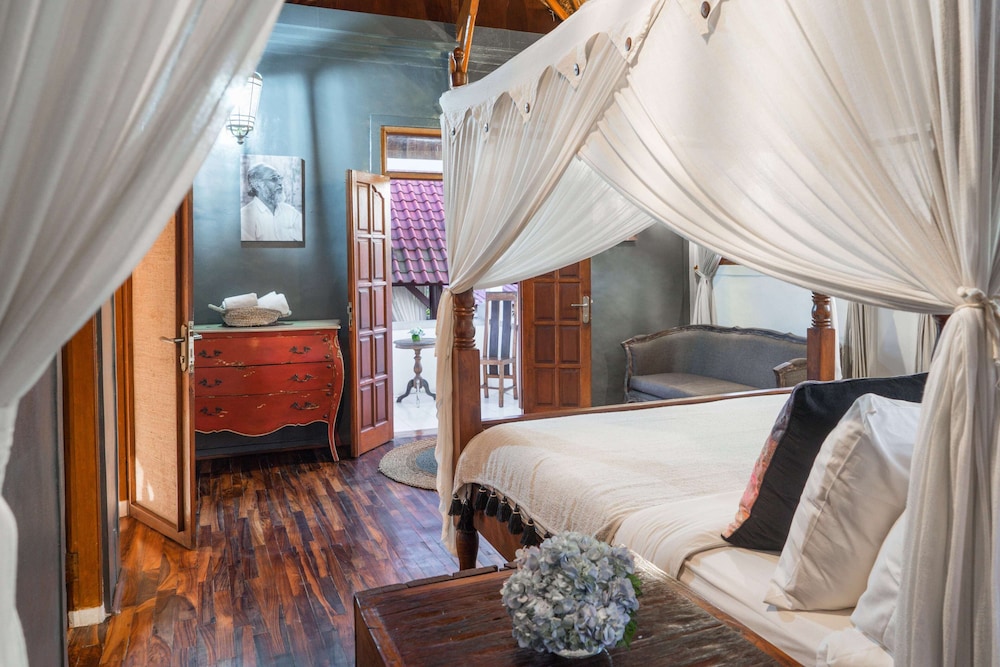 4 Bedrooms, Family, Villa, 2 King Beds, 2 Queen Beds, Courtyard View, Pool Side