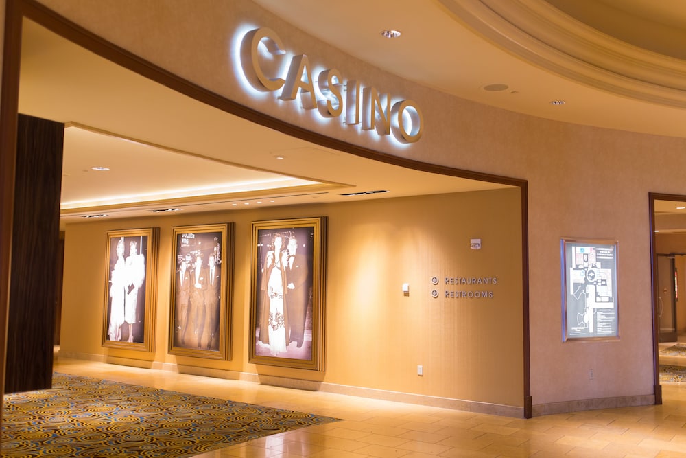 Hollywood Casino St Louis 25/50