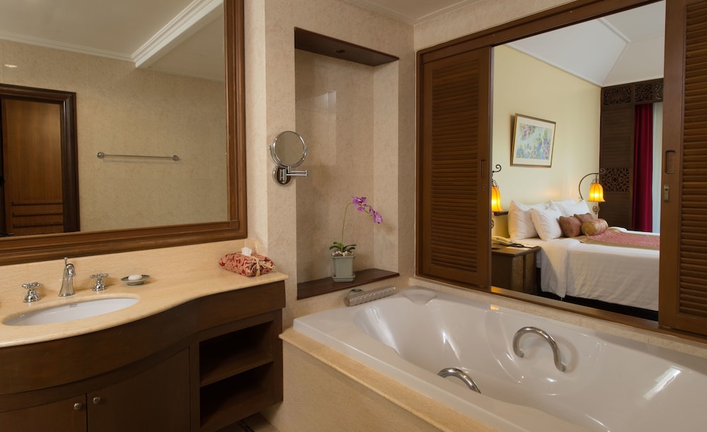 Dheva Mantra Resort 68/72