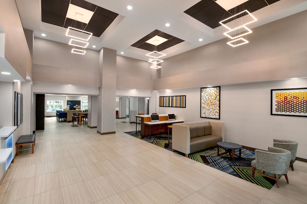 Holiday Inn Express & Suites Pembroke Pines-Sheridan St 11/54