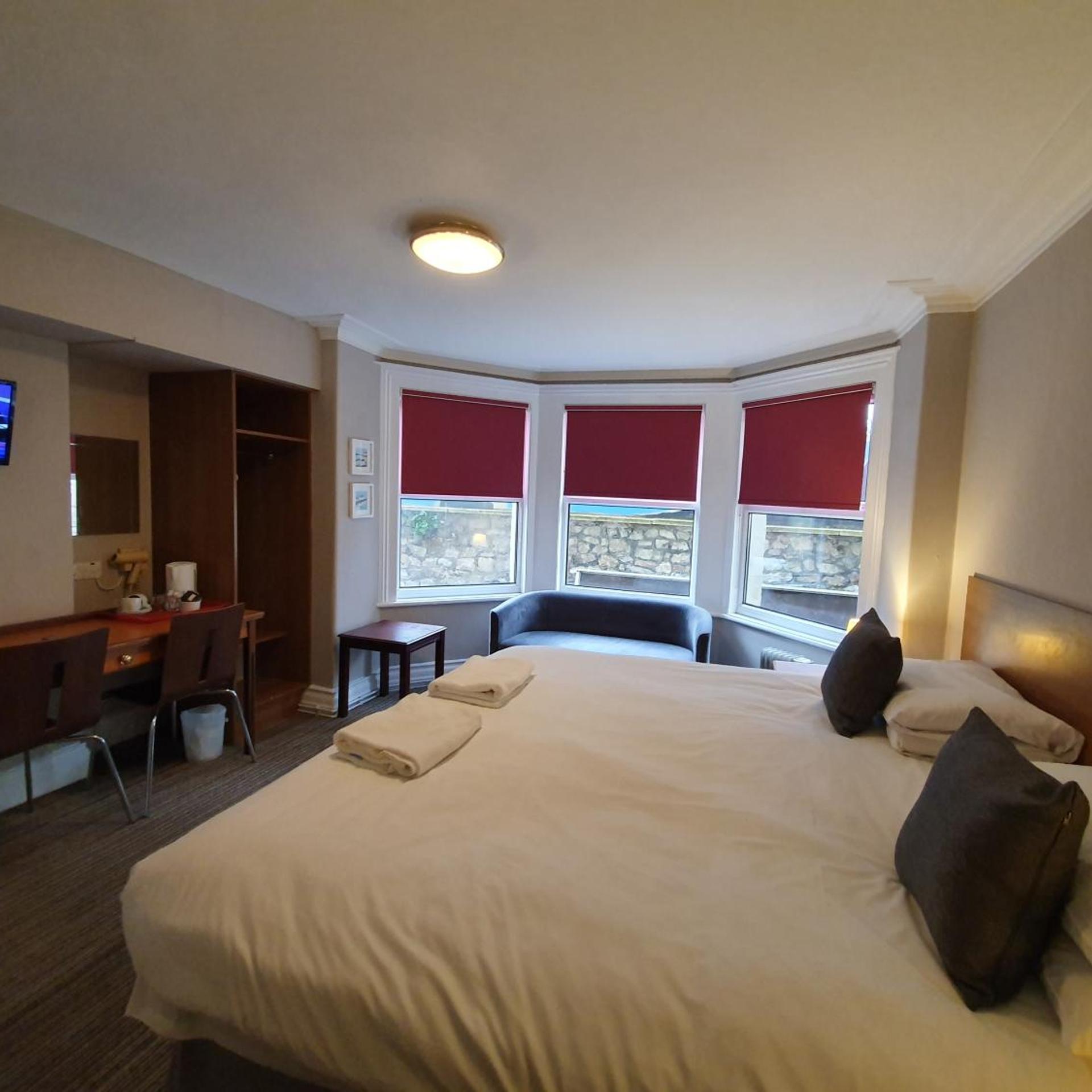 Semi Basement, Double Bed، The York Hotel 7/10