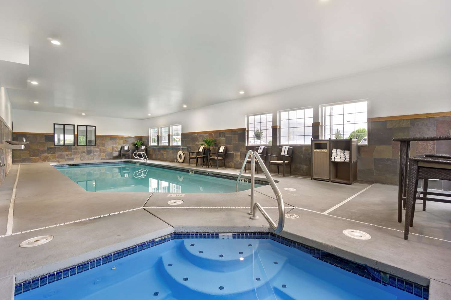 Best Western Plus Yakima Hotel 29/61