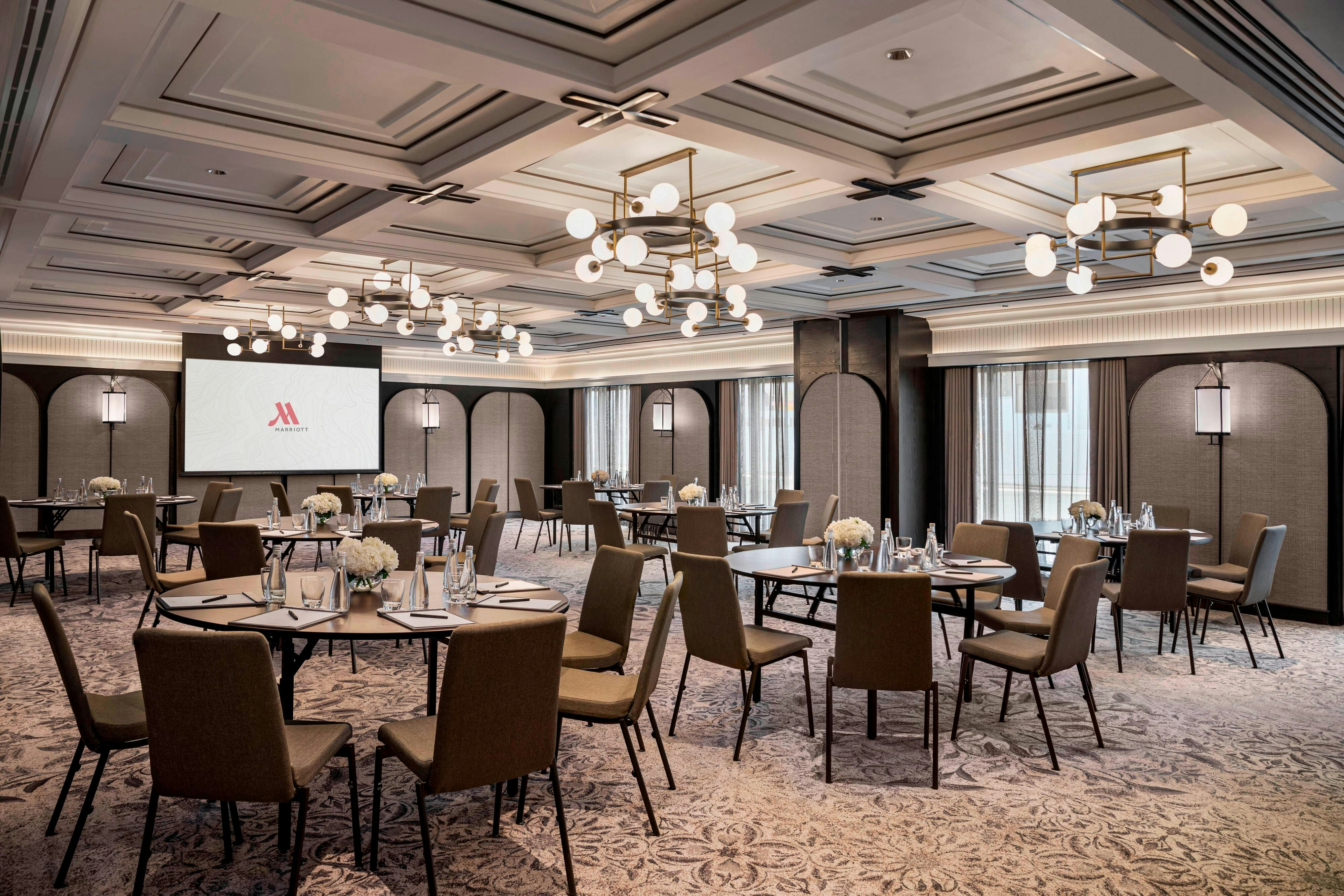 Marriott Bangkok Hotel the Surawongse 59/74