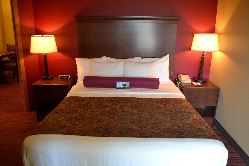 Baymont by Wyndham Mequon Milwaukee Area 9/33