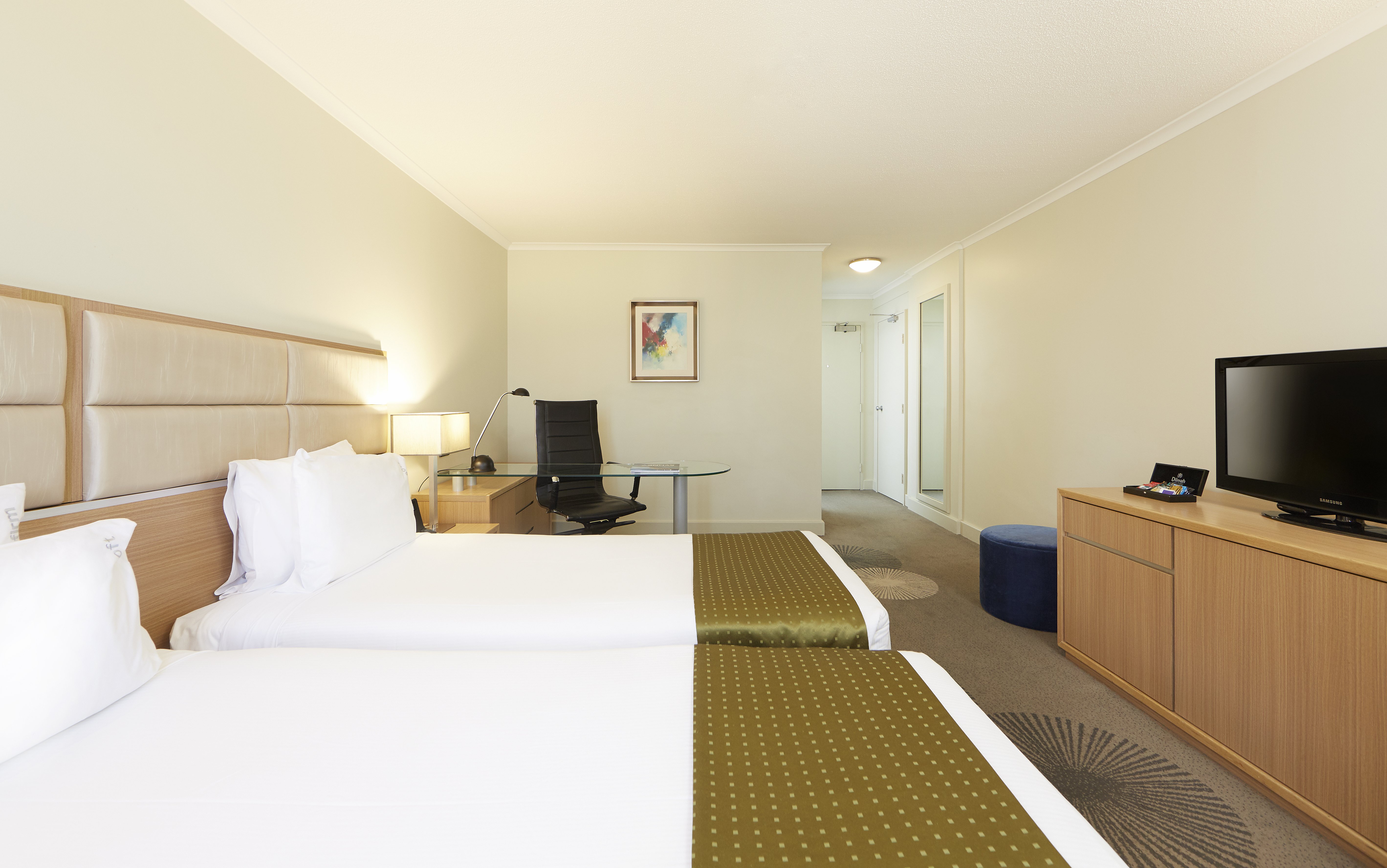 Holiday Inn Parramatta 27/76