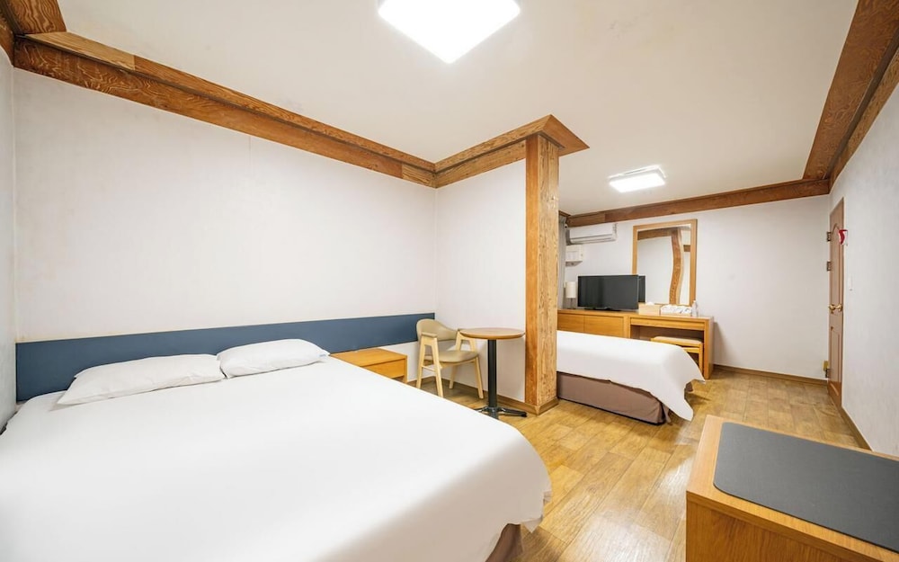 Miju Hotel 24/50