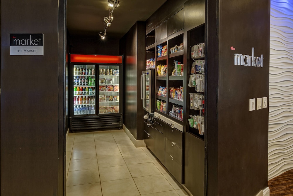 Courtyard By Marriott Midland 24/51