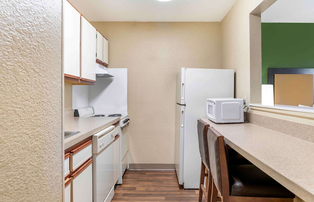 Extended Stay America - Detroit - Warren 46/46
