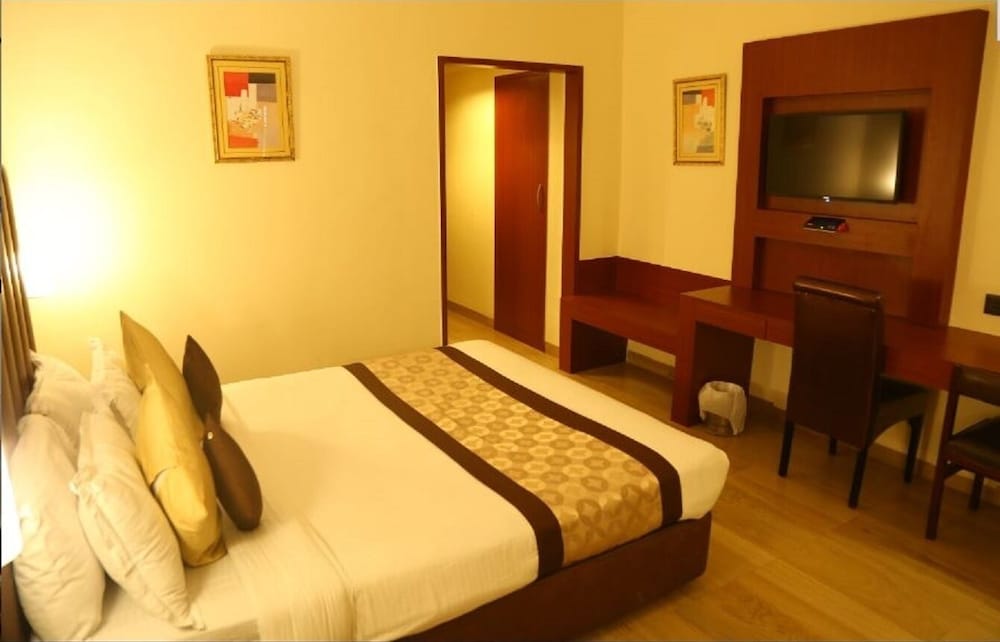 Hotel Swarn Towers 12/50