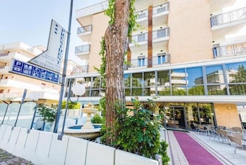 Hotel President 30/36