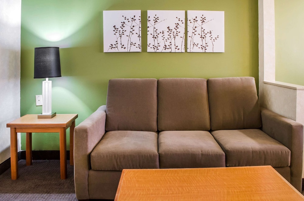Sleep Inn And Suites Bensalem 20/33