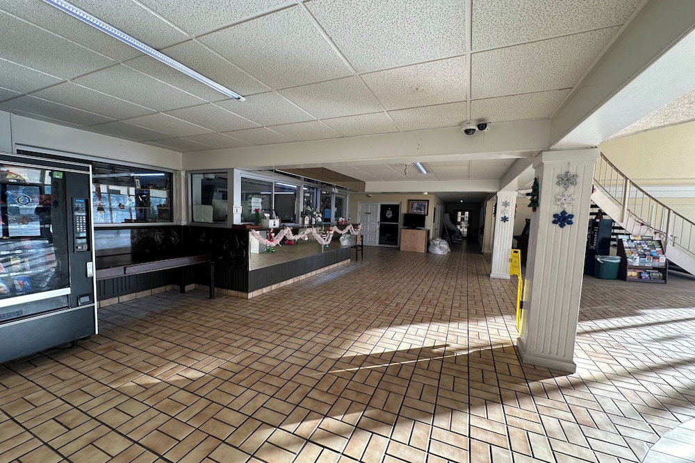 River Valley Inn and Suites 35/42