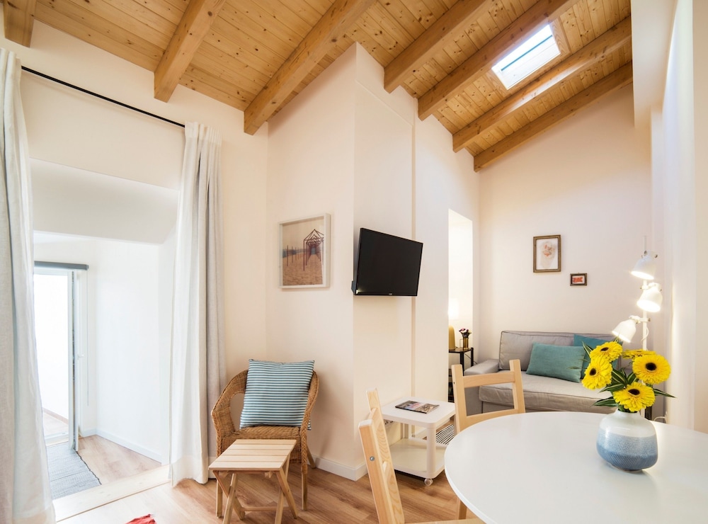 Lis Apartments 24/66