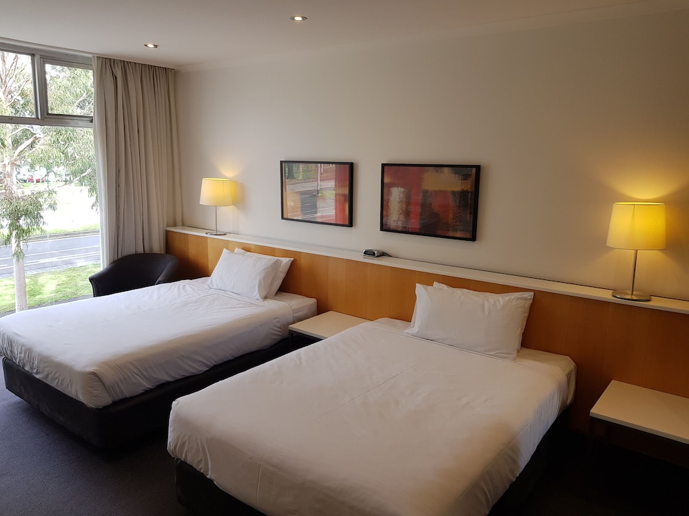 The Parkmore Hotel 10/45