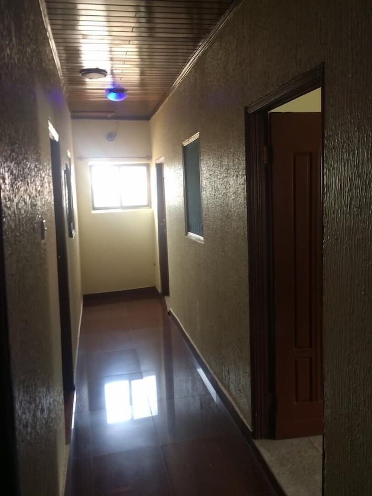 Inn-Syde Guest House 11/18