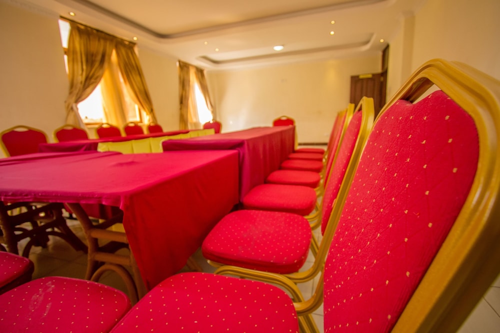 Alma Hotel 19/36
