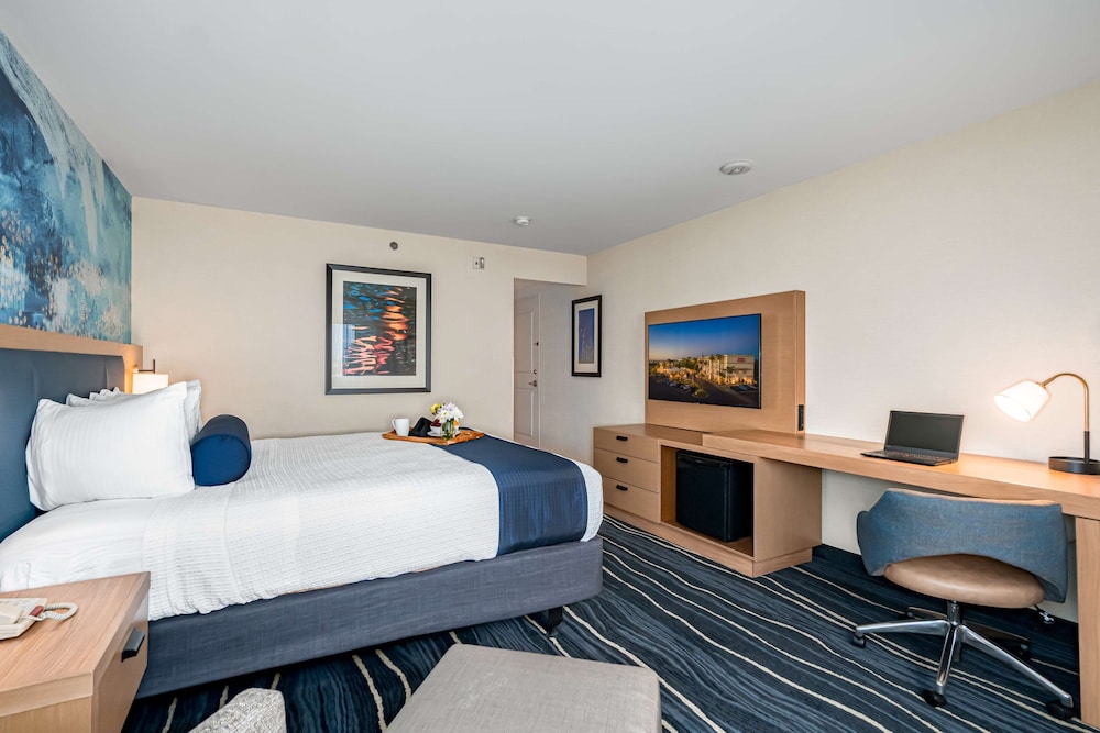 Best Western Plus Marina Gateway Hotel 12/41