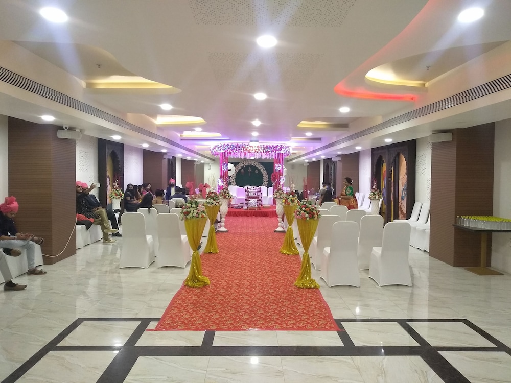 REGENTA Inn Ranip Ahmedabad 17/32