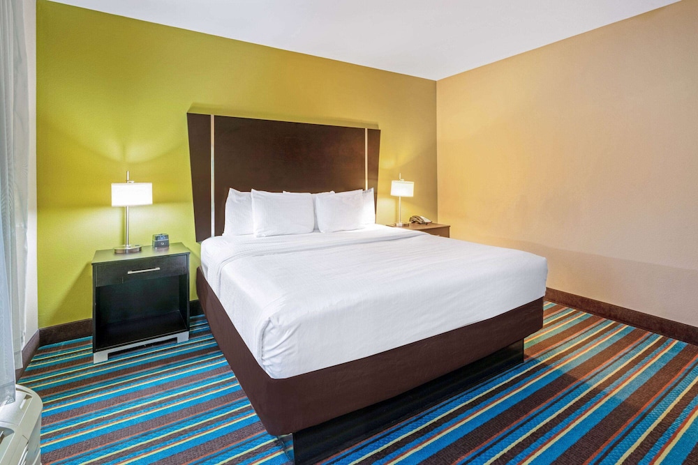 La Quinta Inn & Suites by Wyndham Muskogee 7/37