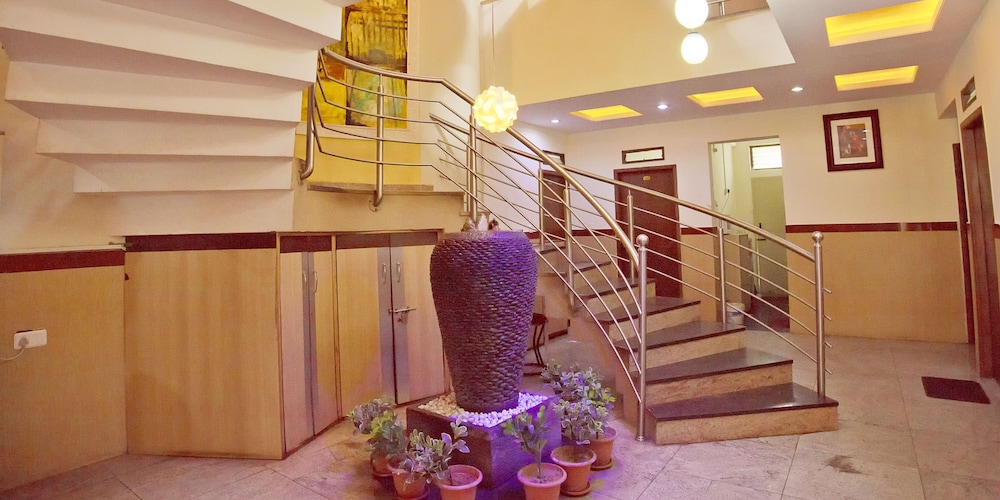 AISHWARYA RESIDENCY 43/70