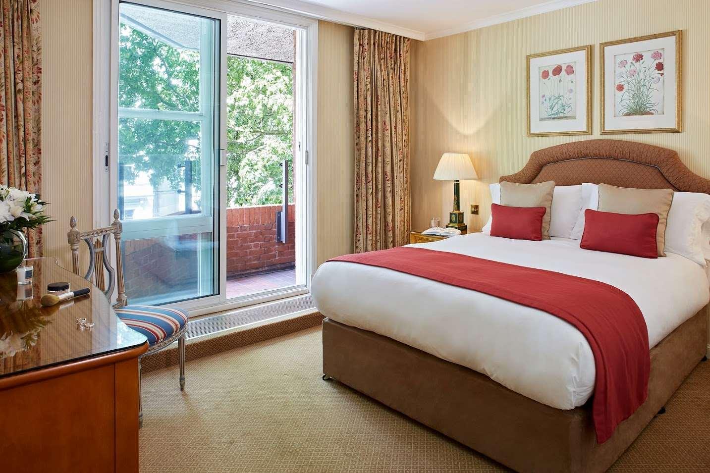 Superior Two Bedroom Apartment