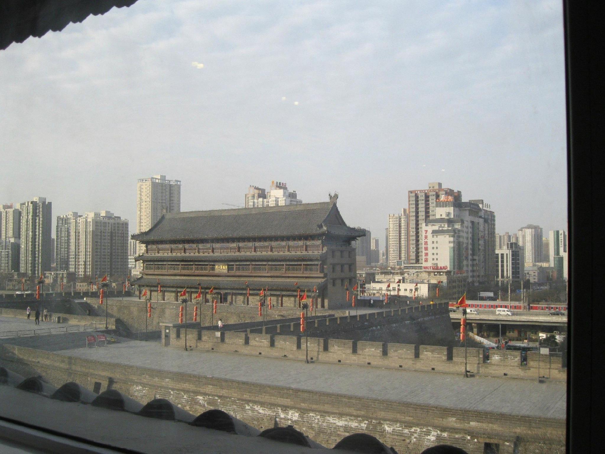 Jinjiang Inn Select (Xi'an Bell Tower North Street Metro Station) 66/67