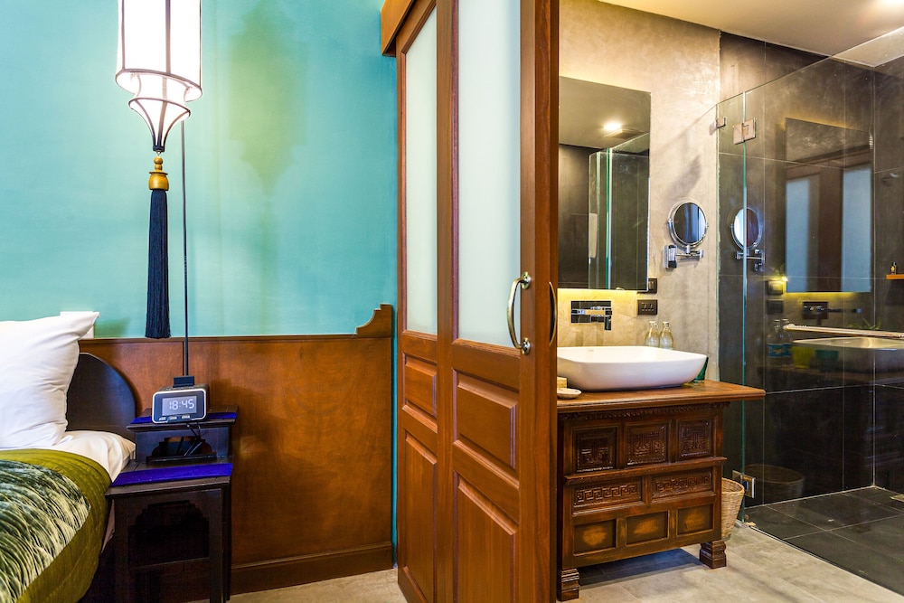 Lao Poet Hotel 43/71