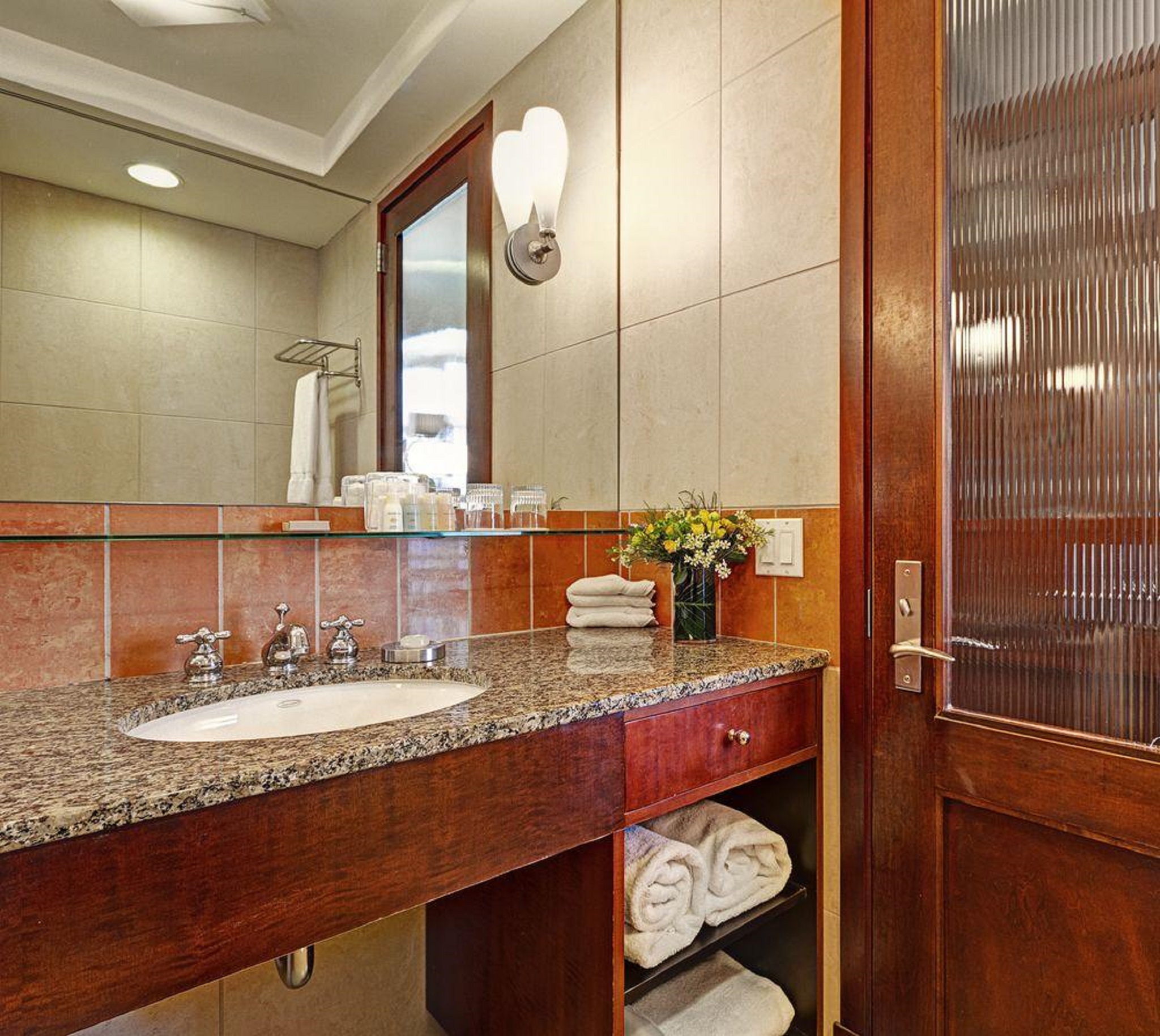 غرفة بسرير كوين، Hotel Giraffe 3/3