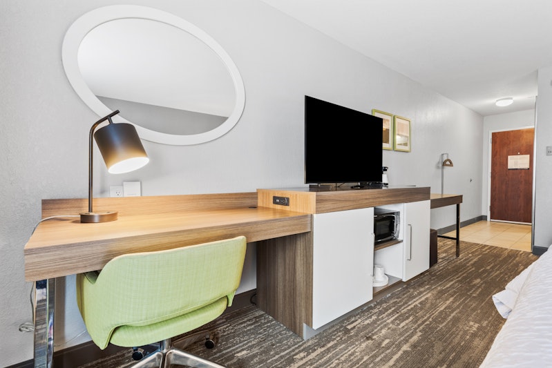 Hampton Inn & Suites Colorado Springs-Air Force Academy-I-25 North 18/19